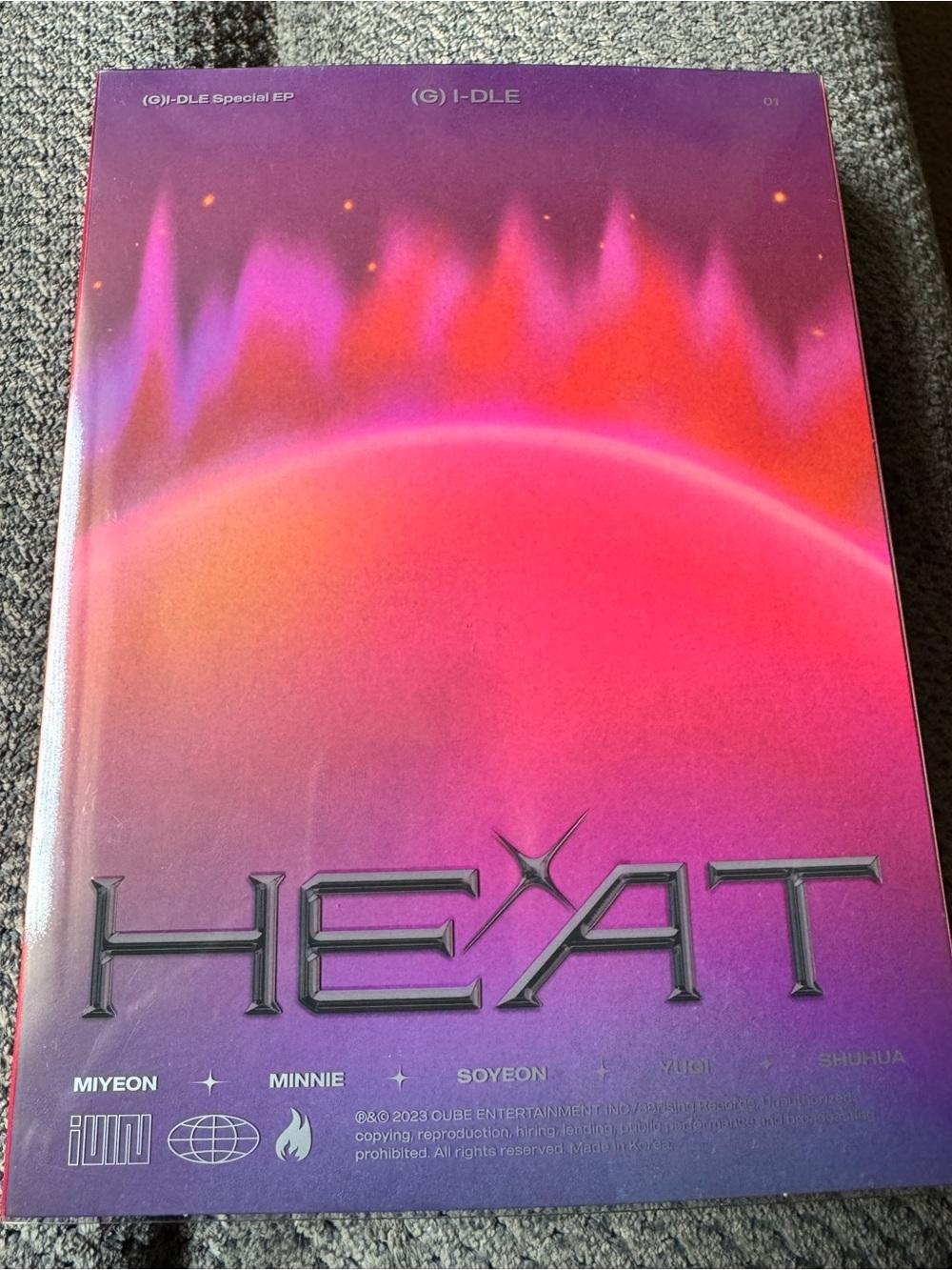 (G)I-DLE HEAT Special EP - Vibrant Pink/Purple Album